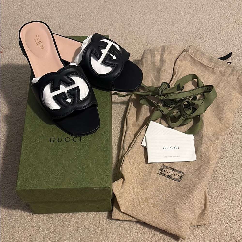 Authentic Gucci Women's Slide Sandal with Interlocking G